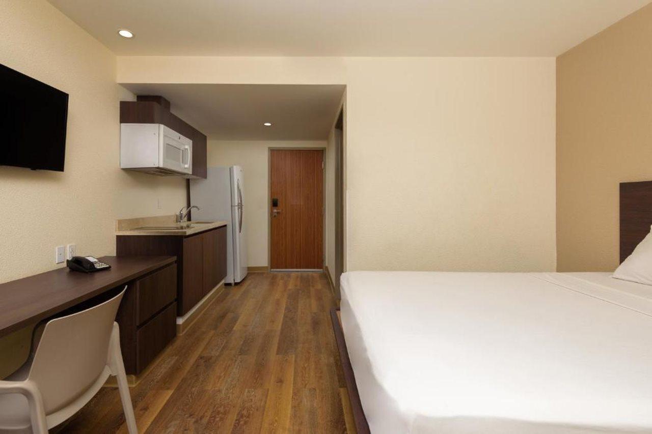 Extended Suites Queretaro Juriquilla Jurica Zewnętrze zdjęcie